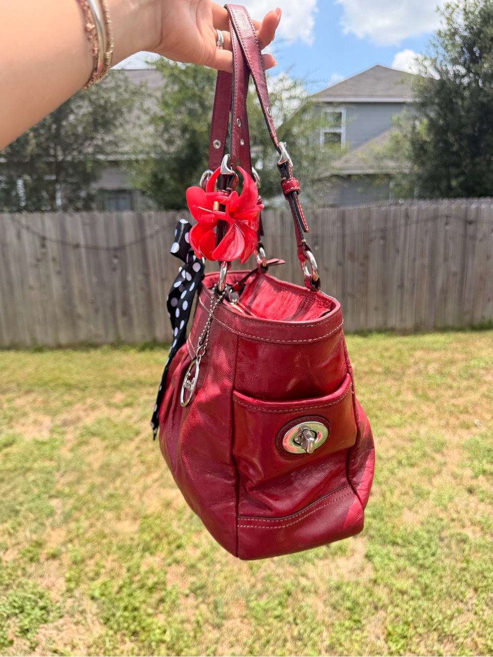 SOLD Coach East West Red Patent Leather Gallery Tote 2009 Vintage Y2K 💋 - Picture 8 of 13